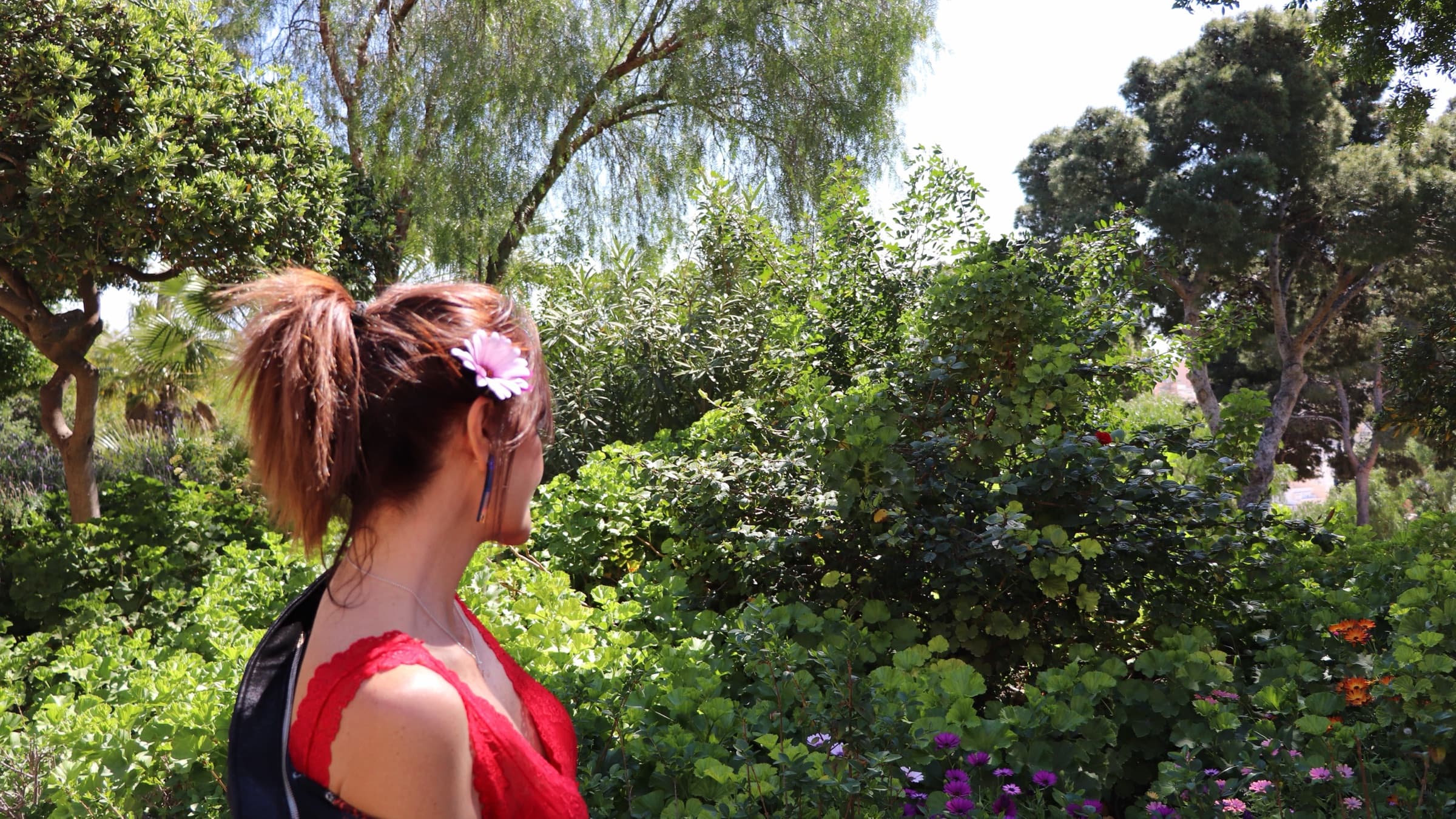 Patricia Martín en un jardín de Almería